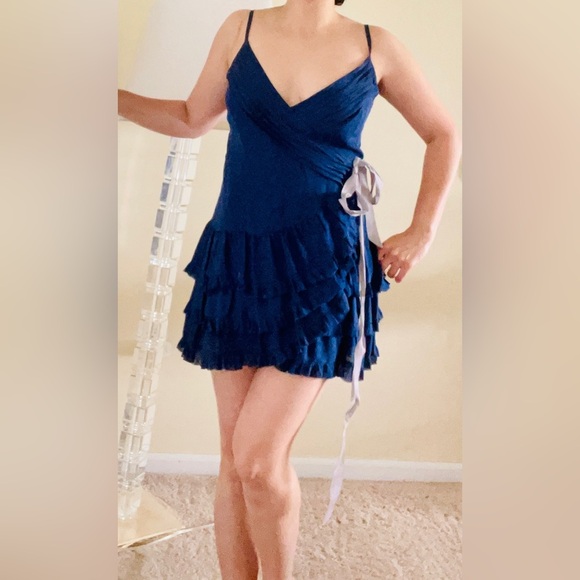 Nicole Miller Dresses & Skirts - Nicole Miller wrap dress, mini, silk, in navy with ruffles, size 6